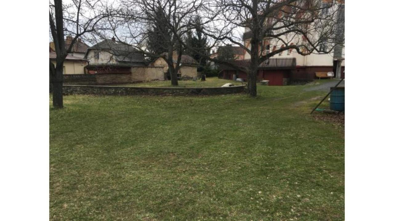 KEMP a stanování na faře Javorník Exteriér fotografie