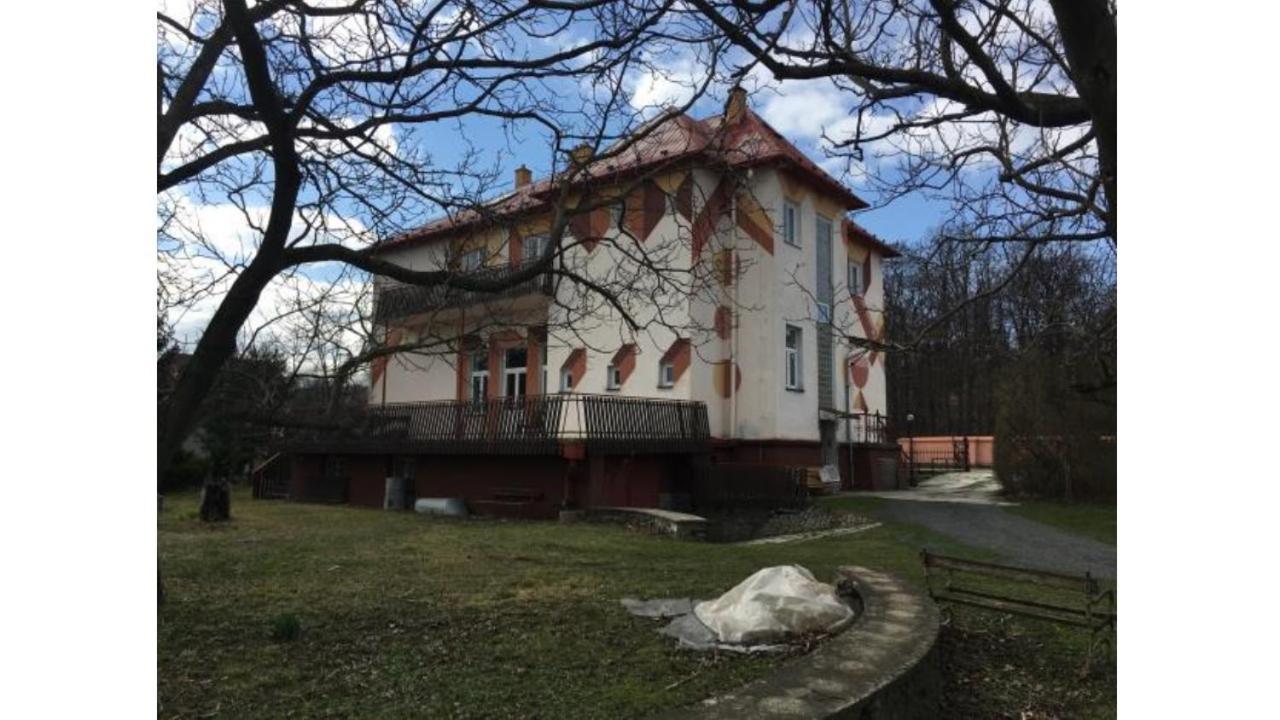 KEMP a stanování na faře Javorník Exteriér fotografie