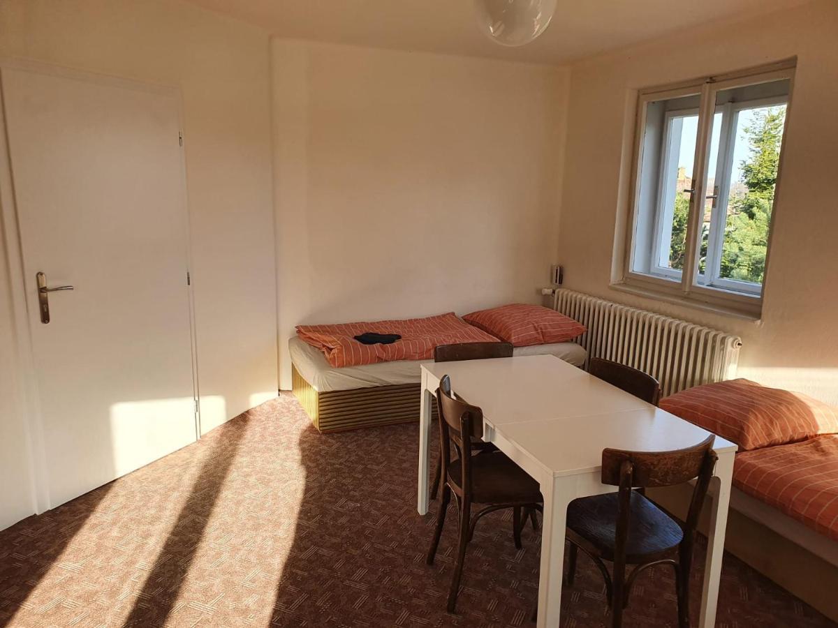 KEMP a stanování na faře Javorník Exteriér fotografie